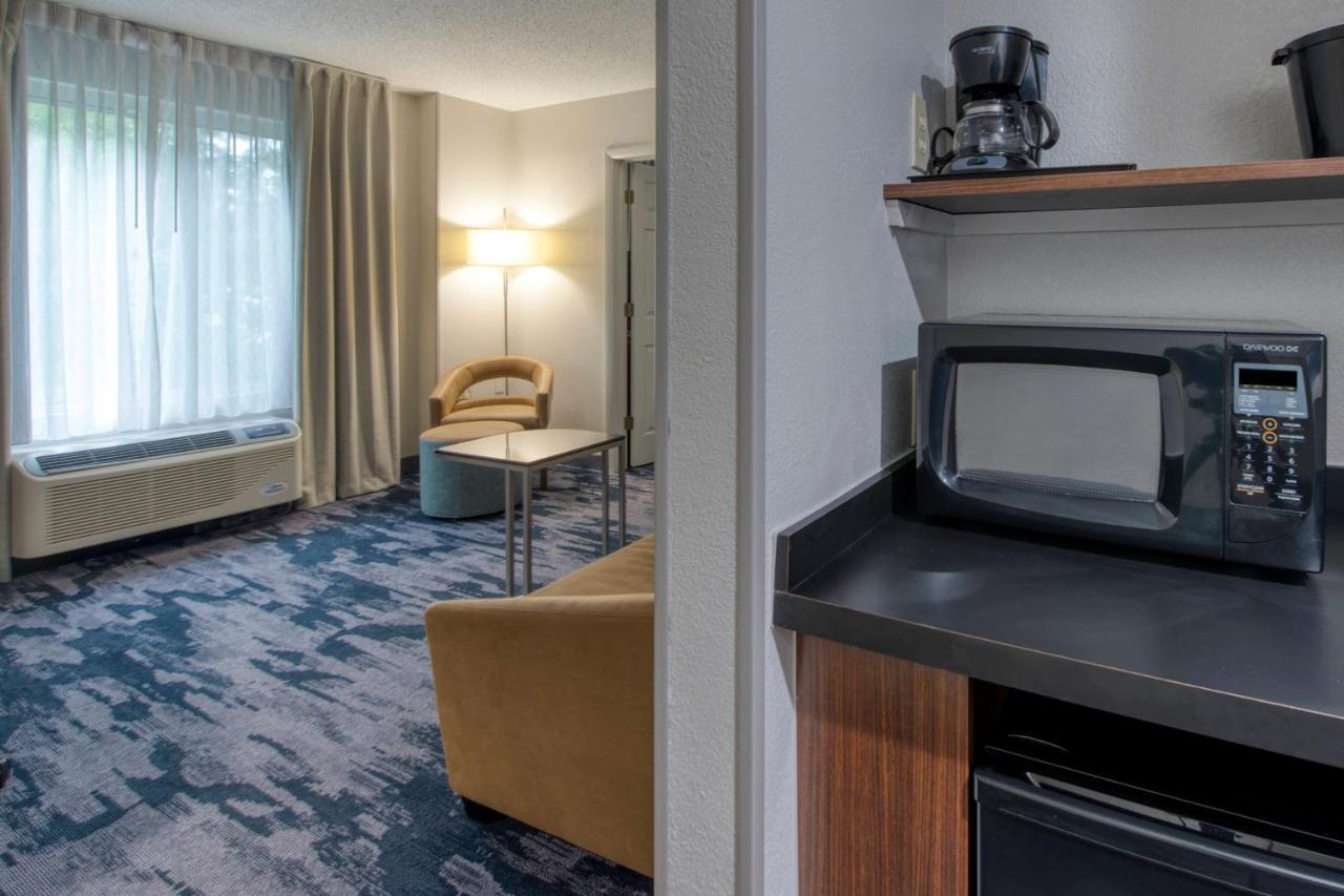 Fairfield Inn & Suites Raleigh Crabtree Valley Exteriör bild