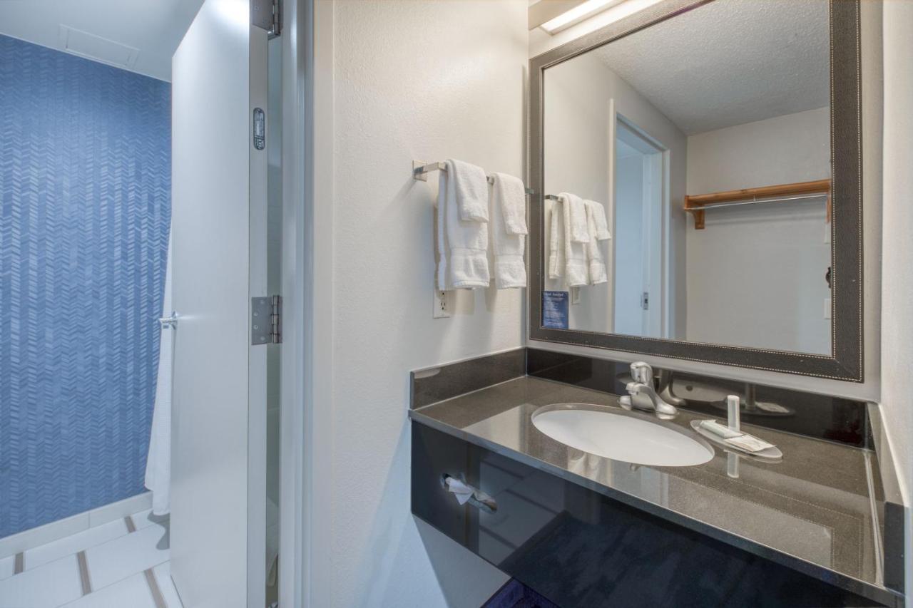 Fairfield Inn & Suites Raleigh Crabtree Valley Exteriör bild