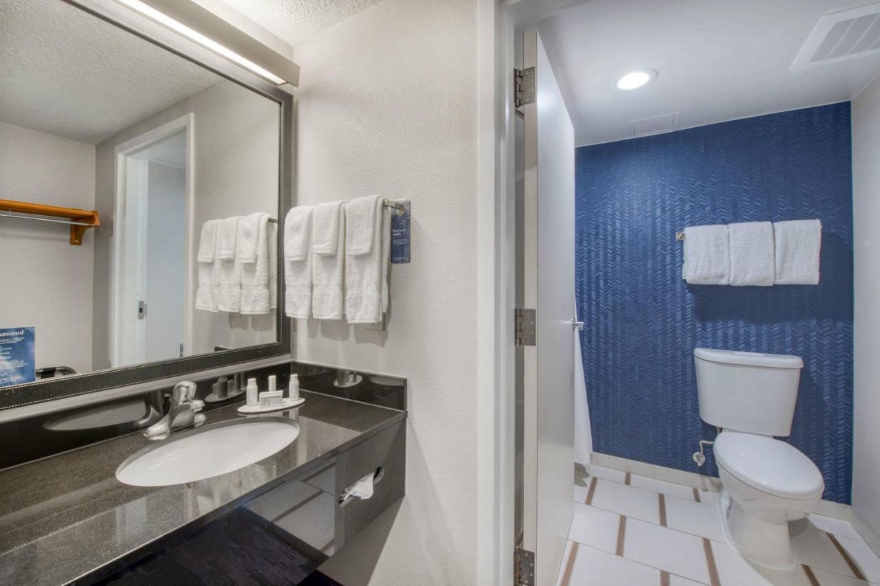 Fairfield Inn & Suites Raleigh Crabtree Valley Exteriör bild